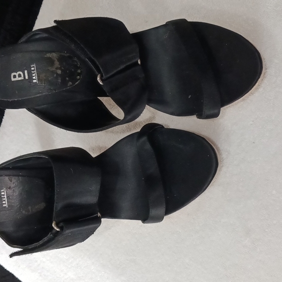 Bakers Black Chunky Strappy Heels. SIZE 10. - Picture 3 of 12